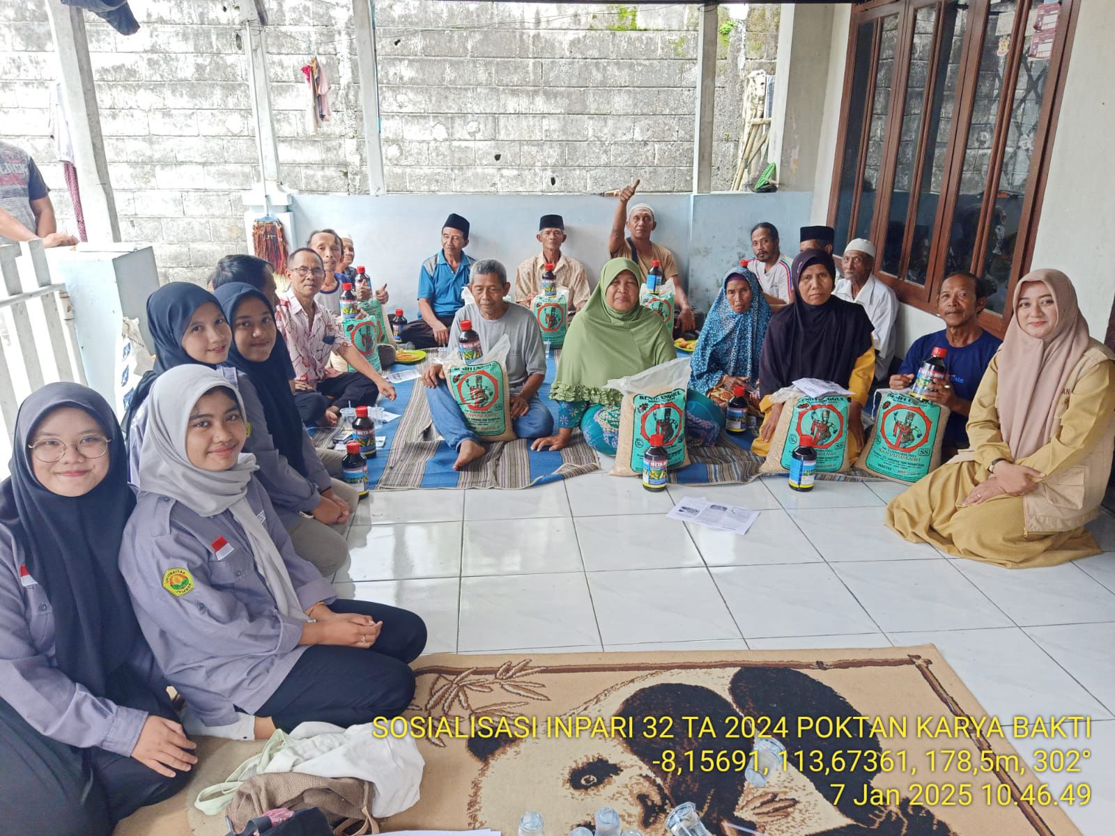 sosialisasi-dan-penyaluran-bantuan-pemerintah-pupuk-pestisida-ambas-dan-meta-hipo-serta-benih-padi-inpari-32-di-kelompok-tani-karya-bakti