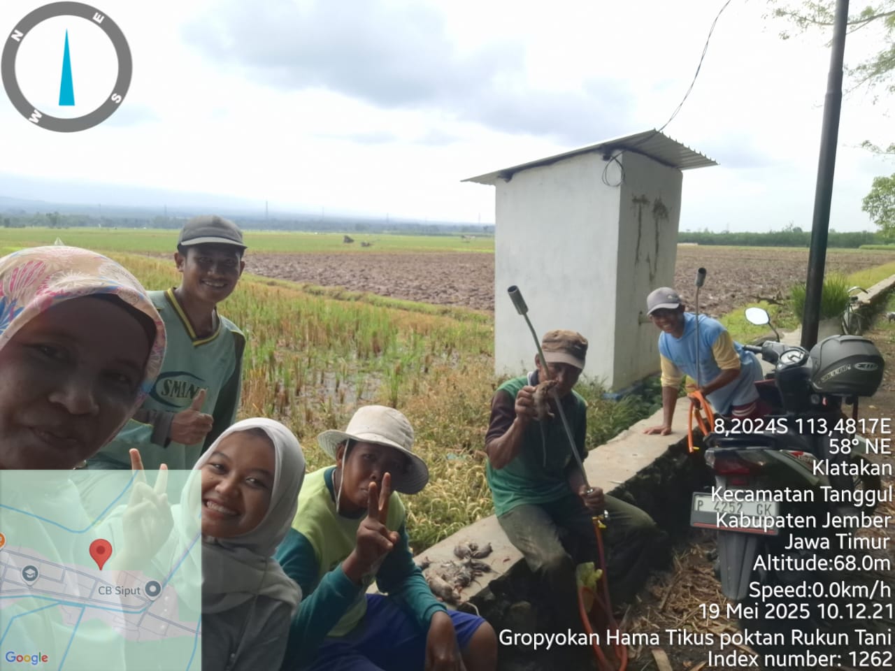 gropyokan-tikus-dengan-menggunakan-emposan-di-kelompok-tani-rukun-tani-desa-klatakan