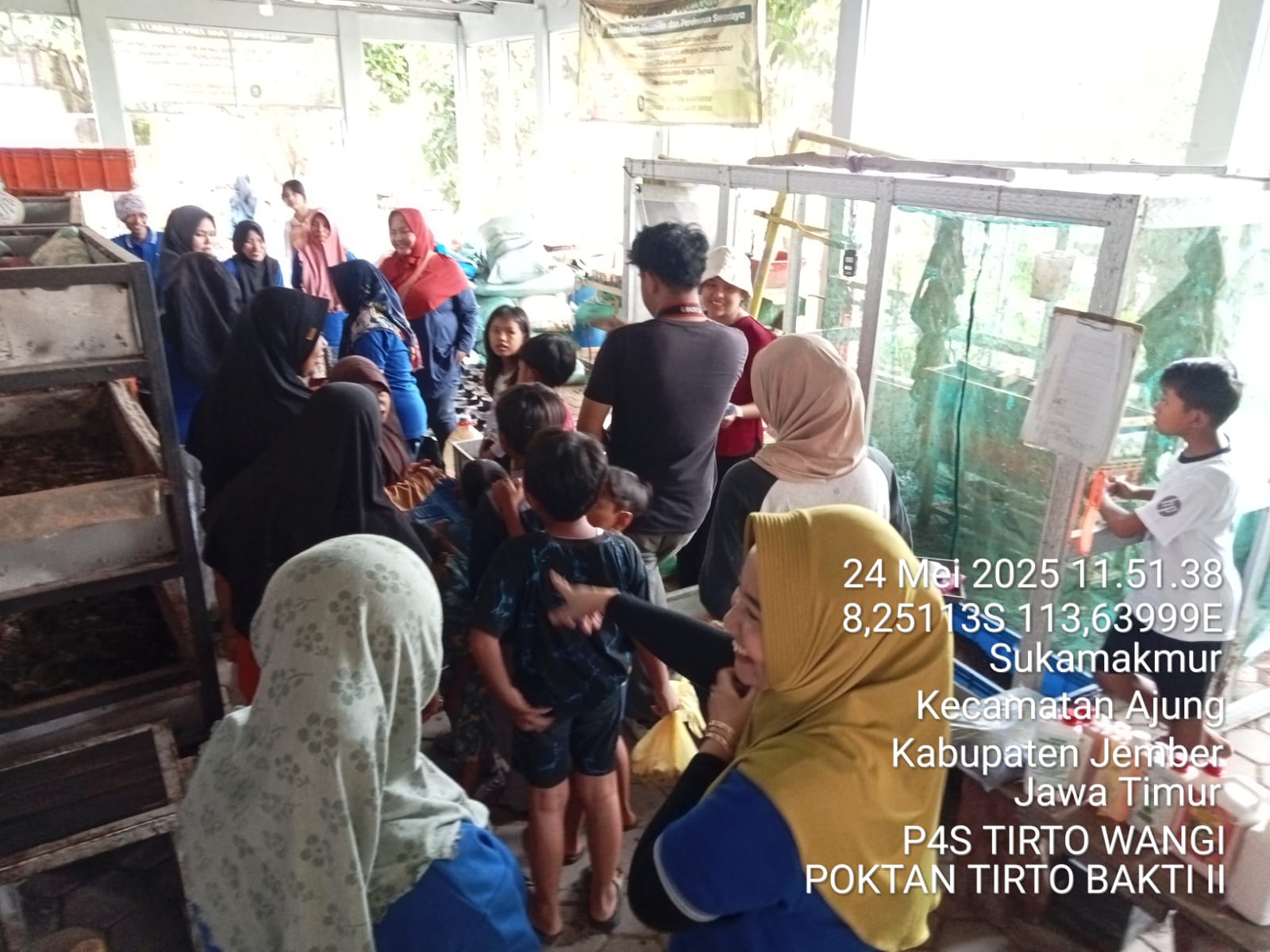 sekolah-maggot-di-desa-sukamakmur-ajung